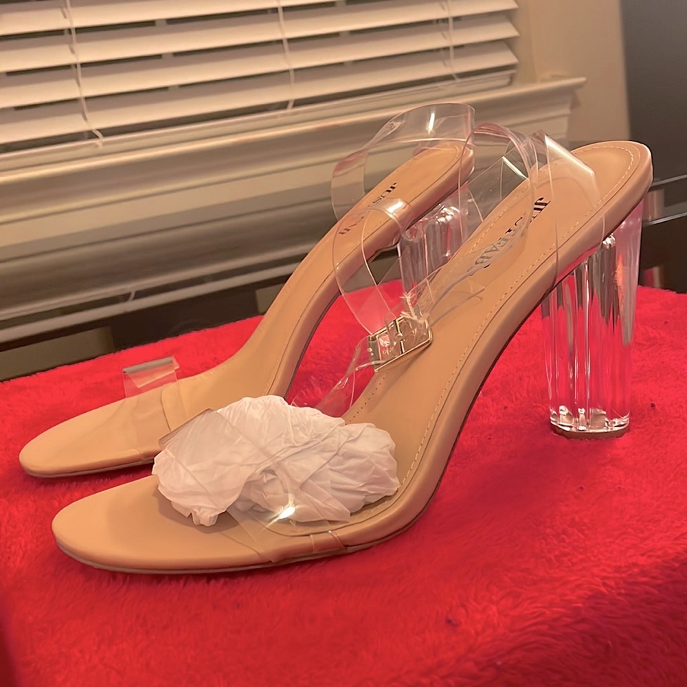 ✨Brand New/Never Worn Heel Sandals- Size 11✨